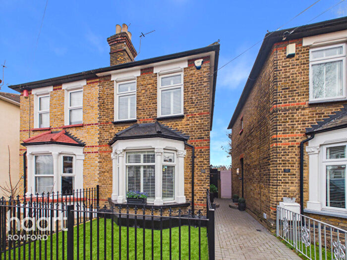 2 Bedroom Semi Detached House For Sale In Cotleigh Road, Romford, RM7