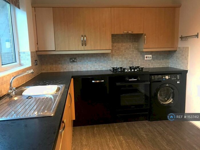 2 Bedroom Flat To Rent In Porter Brook View, Sheffield, S11