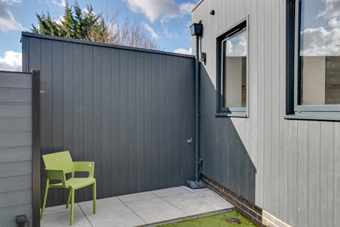 1 Bedroom Flat To Rent In Great North Road, East Finchley, N2