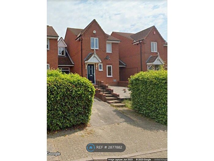 4 Bedroom Semi-Detached House To Rent In Brill Place, Milton Keynes, MK13