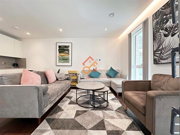2 Bedroom Flat To Rent In Denver Building, Malthouse Road, London, SW11