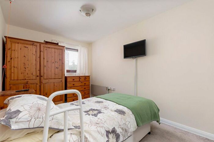 1 Bedroom Flat For Sale In Carlyle Court, Comely Bank Road, Stockbridge, Edinburgh, EH4