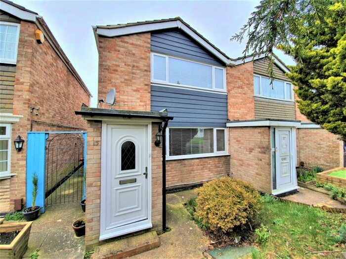 2 Bedroom House To Rent In Moat Walk, Gosport, PO12