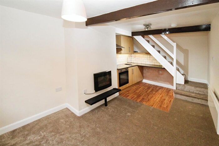 1 Bedroom Terraced House To Rent In Blenheim Place, Off Town Lane, Bradford, BD10