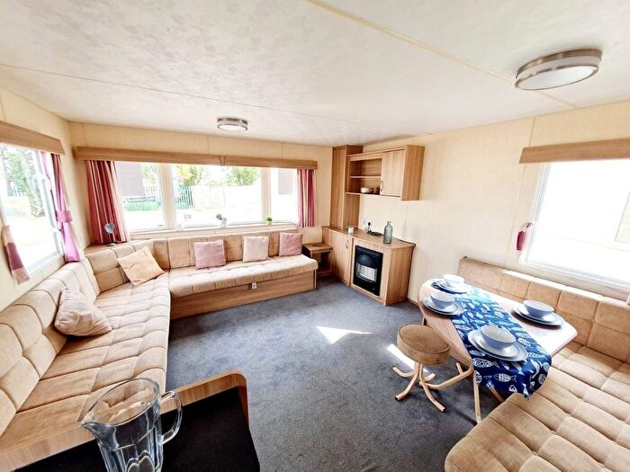 3 Bedroom Park Home For Sale In Beach Road, St. Osyth, Clacton-On-Sea, CO16