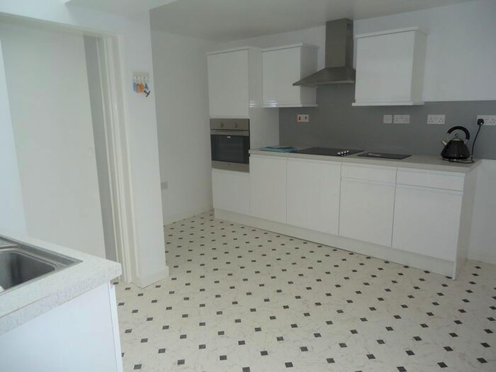 1 Bedroom Flat To Rent In Bridge Street, St. Blazey, Par, PL24