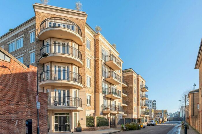 2 Bedroom Flat To Rent In Carnwath Road, Fulham, London, SW6