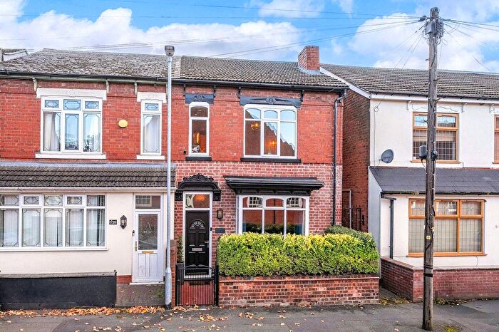 3 Bedroom Semi Detached House For Sale In Norfolk Road, Pennfields, Wolverhampton, West Midlands, WV3