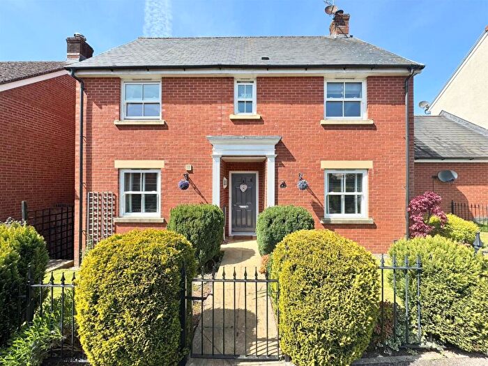 4 Bedroom Detached House For Sale In Swan Avenue, Tiverton, EX16