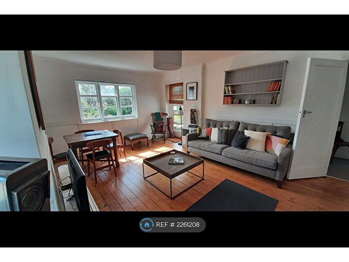 2 Bedroom Maisonette To Rent In Bushy Court, Kingston Upon Thames, KT1