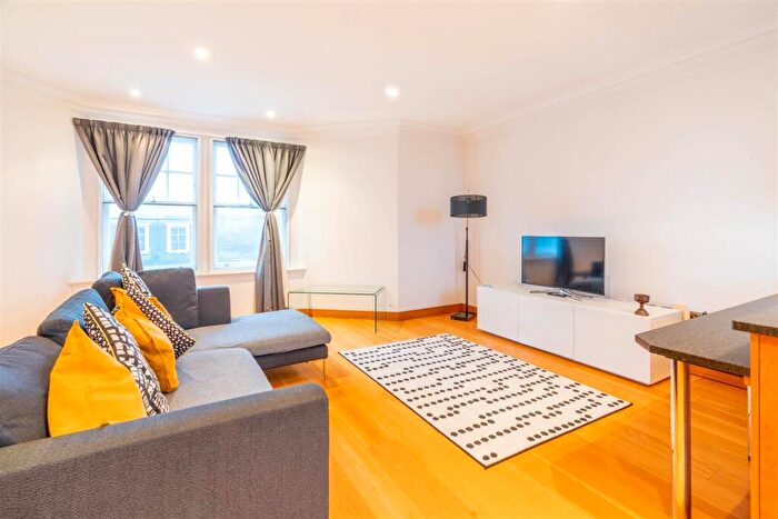 2 Bedroom Apartment To Rent In Grainger Street, City Centre, NE1