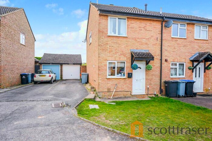 2 Bedroom Semi-Detached House To Rent In Mayfield Close, Carterton, OX18