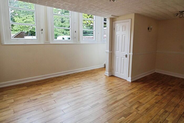 2 Bedroom End Of Terrace House To Rent In Wyndham Park, Salisbury, SP1