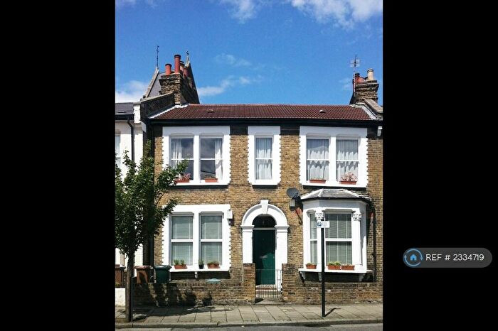 2 Bedroom Flat To Rent In Barretts Grove, London, N16