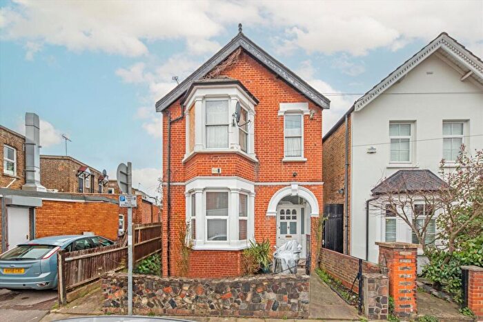 1 Bedroom Flat To Rent In Chesham Road, Kingston Upon Thames, KT1