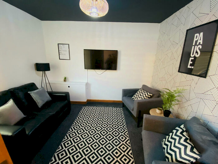 4 Bedroom Terraced House To Rent In Broughton Street, PR1