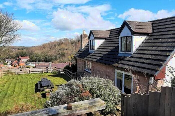 5 Bedroom Detached House To Rent In Plas-Y-Bwl, Wrecsam, LL12