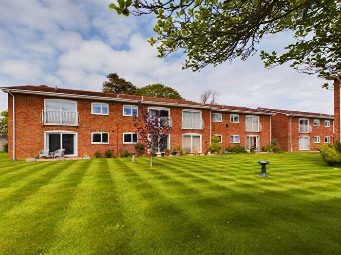 1 Bedroom Apartment To Rent In Montagu Park, Waterford Place, Highcliffe, BH23