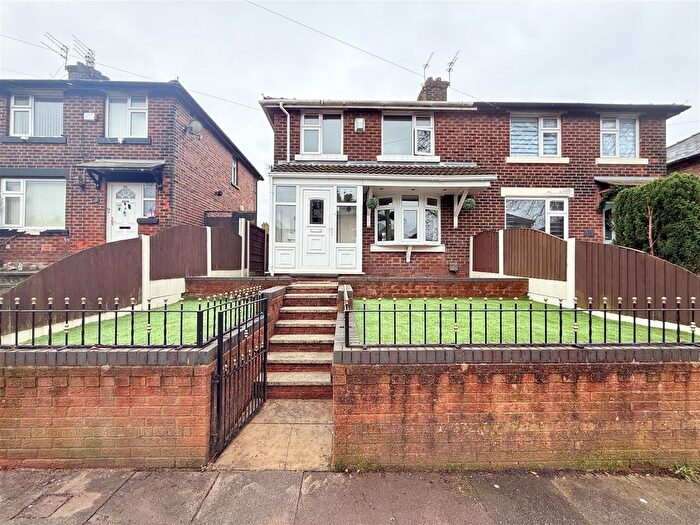 3 Bedroom Semi Detached House For Sale In Sycamore Crescent, Ashton-Under-Lyne, OL6