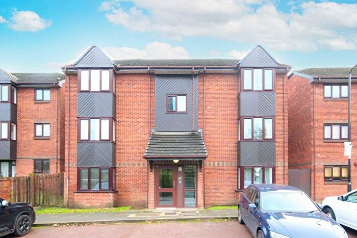 Studio To Rent In Perry Avenue, Acton, W3