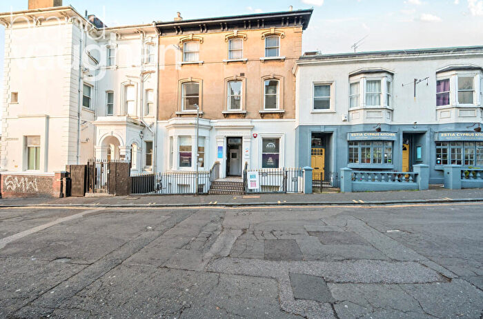 4 Bedroom Flat To Rent In Hampton Place, Brighton, East Sussex, BN1