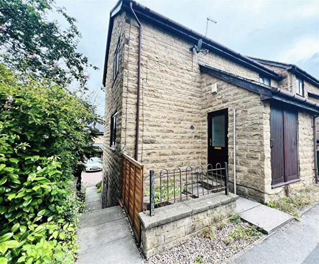 2 Bedroom Flat To Rent In Town Street, Rodley, Leeds, LS13