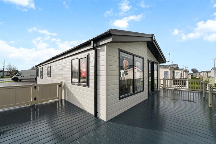 2 Bedroom Chalet For Sale In St John's Road, Whitstable, CT5