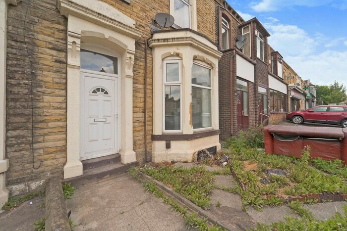 1 Bedroom Flat To Rent In Colne Road, Burnley, Lancashire, BB10