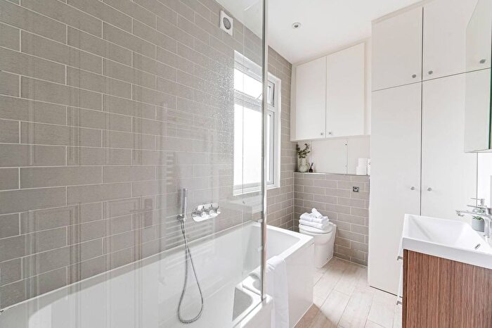 3 Bedroom Flat To Rent In Rosaline Road, Munster Village, London, SW6