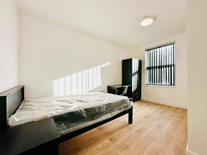 5 Bedroom Terraced House To Rent In Hartley Road, Nottingham, NG7