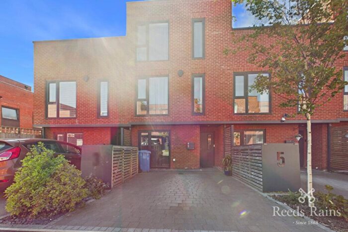 3 Bedroom Terraced House For Sale In Harmsworth Street, Salford, M6