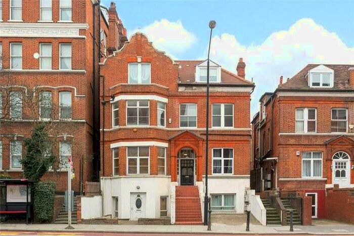 3 Bedroom Apartment To Rent In Finchley Road, Hampstead, NW3