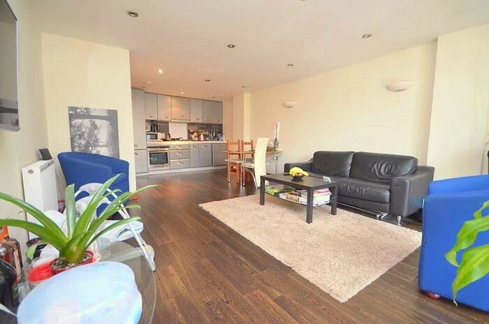 2 Bedroom Apartment To Rent In Horizon Buildings, George Lane, South Woodford, E18