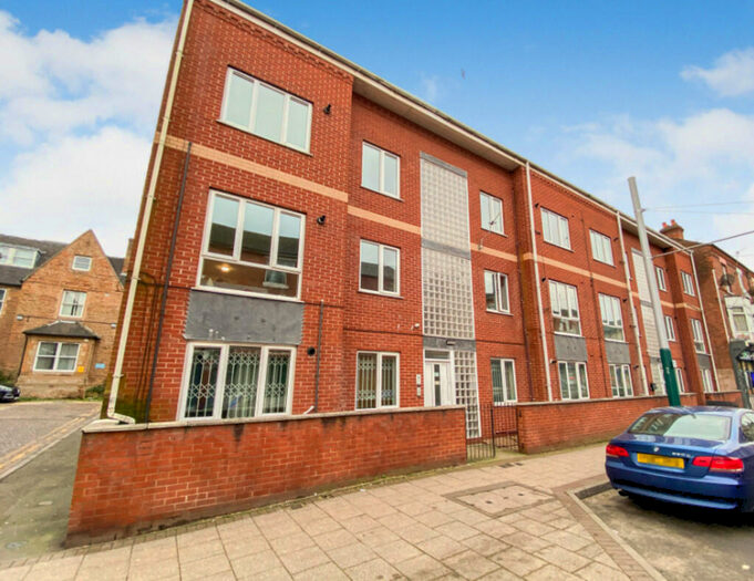 3 Bedroom Apartment To Rent In Radford Road, Hyson Green, NG7