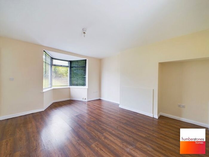 3 Bedroom Semi-Detached House For Sale In Woodhouse Road, Quinton, Birmingham, B32