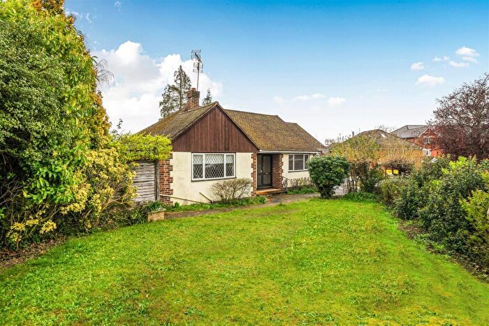 3 Bedroom Detached Bungalow For Sale In Oaklands Drive Wokingham, Berkshire, RG41