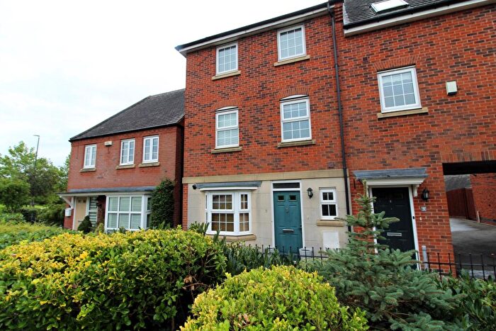 3 Bedroom Town House To Rent In Westminster Drive, Swadlincote, DE11