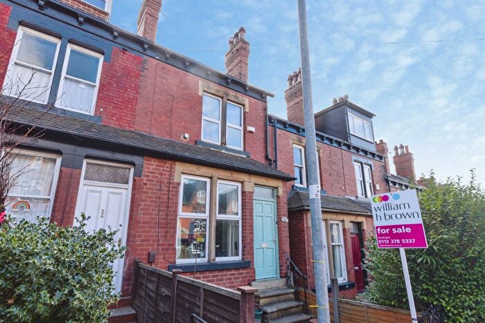 4 Bedroom Terraced House For Sale In De Lacy Mount, Leeds, LS5