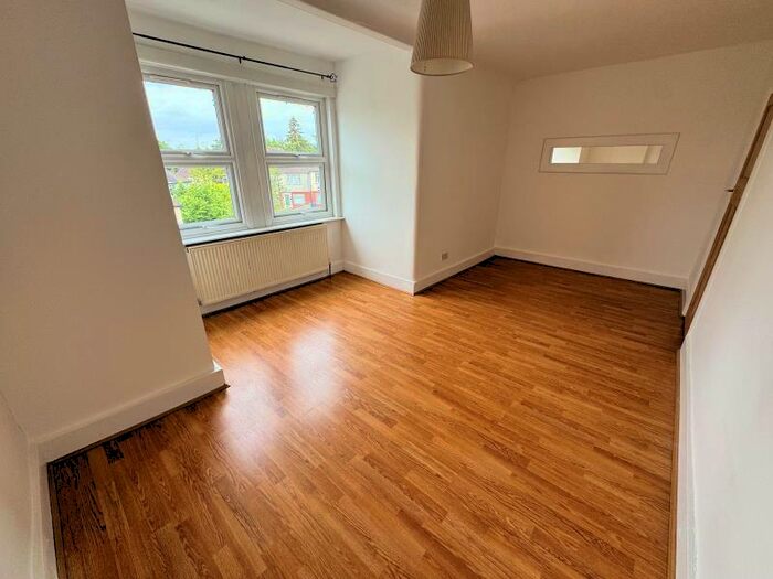 1 Bedroom Flat To Rent In Eversleigh Road, Finchley, N3