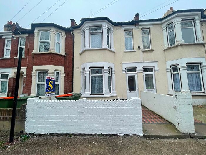 4 Bedroom Terraced House For Sale In Northfield Road, London, E6