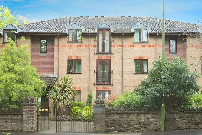 1 Bedroom Property To Rent In Westlands, Kings Road, Horsham, RH13