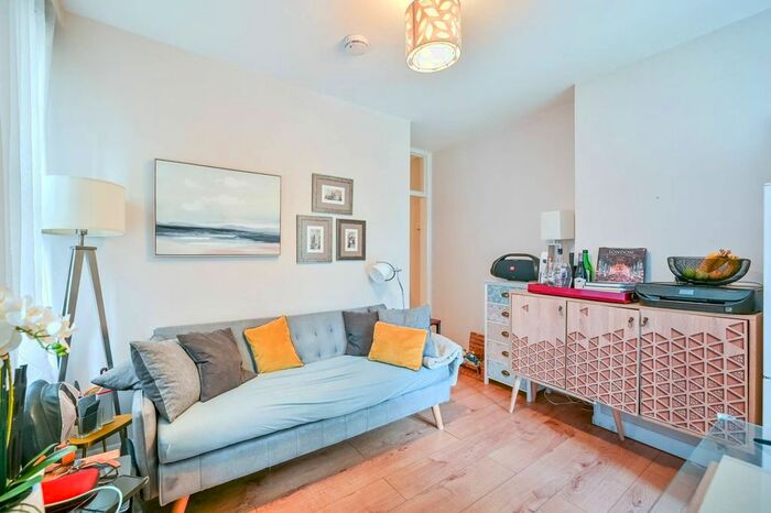 1 Bedroom Flat To Rent In Kingston Road, South Wimbledon, South Wimbledon, London, SW19