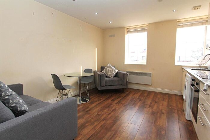 2 Bedroom Flat To Rent In Brunswick Court, Leeds, LS2