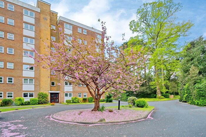 2 Bedroom Flat For Sale In The Avenue, Poole, BH13