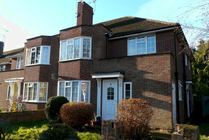 2 Bedroom Maisonette To Rent In Gladsmuir Close, Walton-On-Thames, Surrey, KT12
