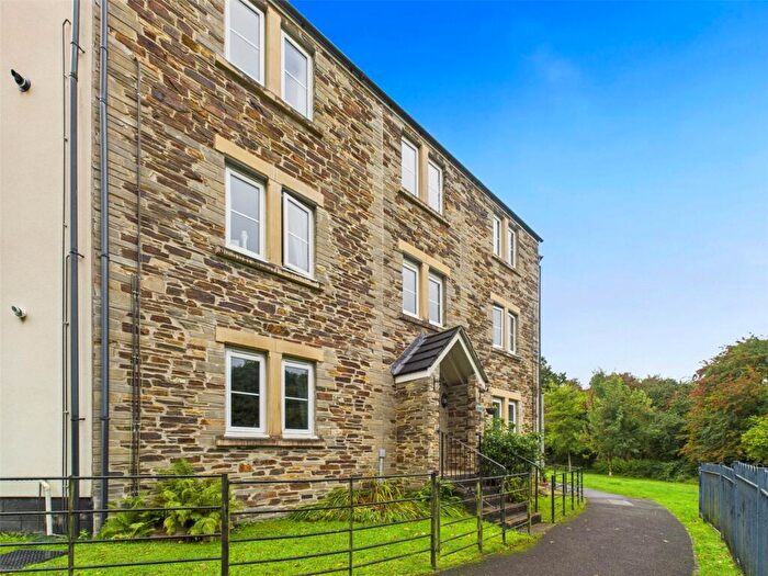 2 Bedroom Flat For Sale In Goldfinch Gardens, Whitchurch, Tavistock, PL19