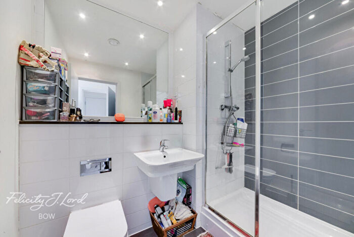 3 Bedroom Flat For Sale In Hay Currie Street, London, E14