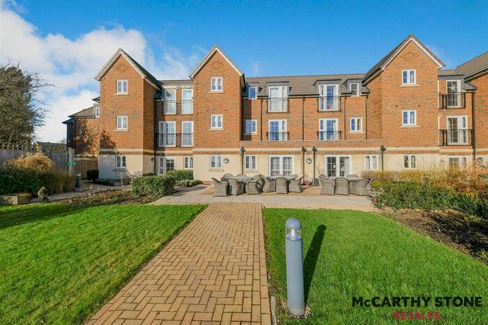 1 Bedroom Flat For Sale In Lowe House, London Road, Knebworth, SG3