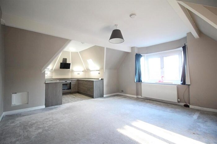 2 Bedroom Flat To Rent In **£pppw Excluding Bills** Cavendish Road East, The Park Estate, NG7