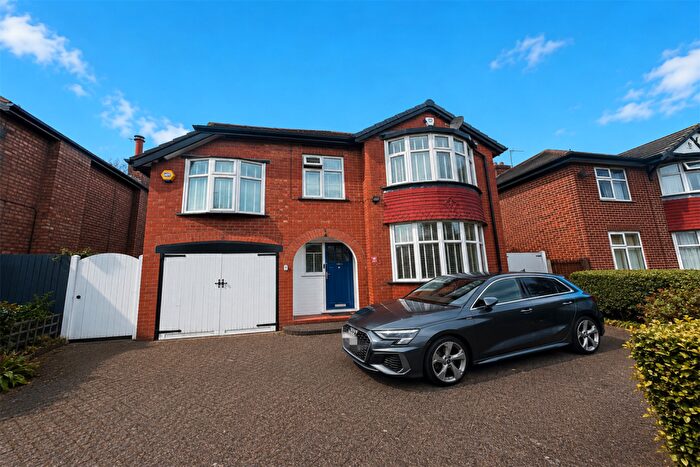 4 Bedroom Detached House To Rent In Woodlands Drive, Sale, M33